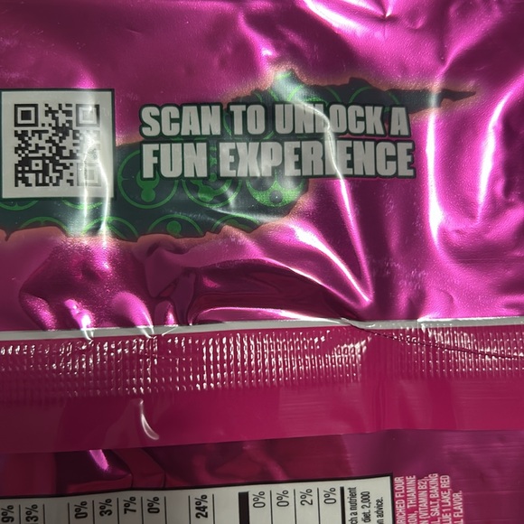 Lady Gaga Limited edition collector pink Oreos sandwich cookies. 12.2 ounce - Picture 3 of 5